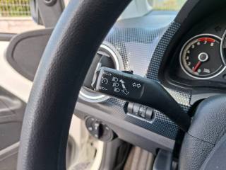 VOLKSWAGEN up! usata 12