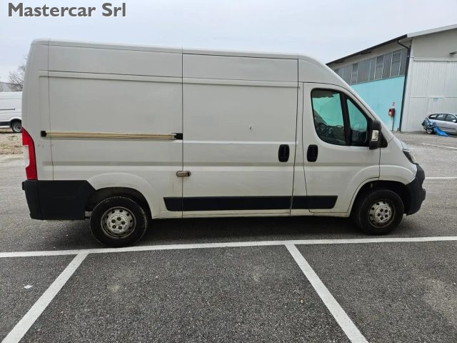 PEUGEOT Boxer usata, con Autoradio