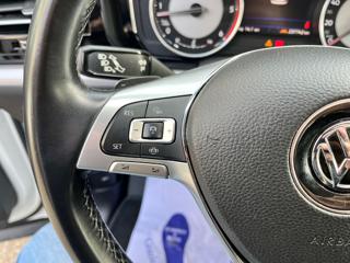 VOLKSWAGEN Touareg usata, con Controllo automatico clima
