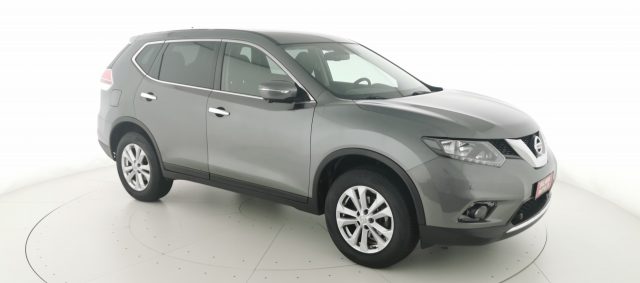 NISSAN X-Trail usata, con USB