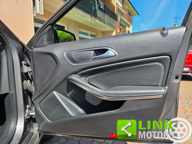 MERCEDES-BENZ GLA 200 usata, con Autoradio digitale
