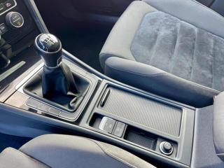 VOLKSWAGEN Golf usata, con USB