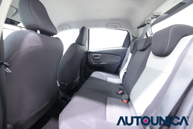 TOYOTA Yaris usata, con Airbag testa