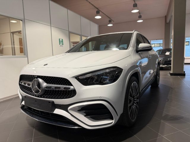 MERCEDES-BENZ GLA 200 usata, con Airbag