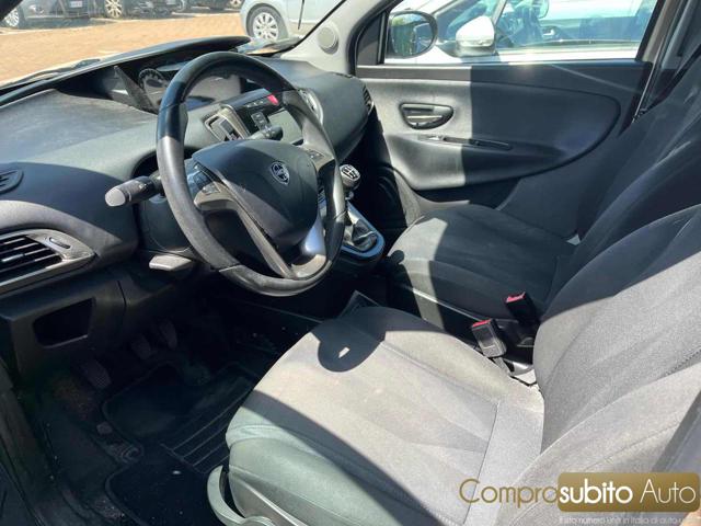 LANCIA Ypsilon usata, con Autoradio