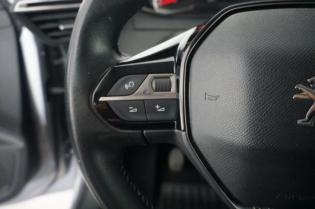 PEUGEOT 208 usata, con Sedile posteriore sdoppiato