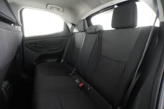 TOYOTA Yaris usata 8