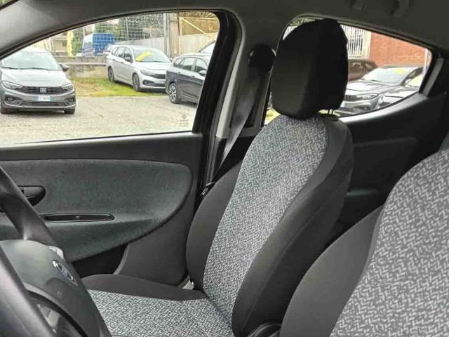 LANCIA Ypsilon usata, con USB