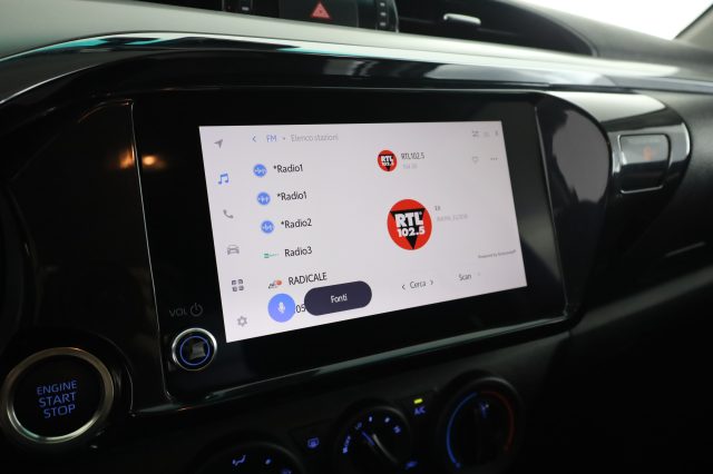 TOYOTA Hilux usata 9