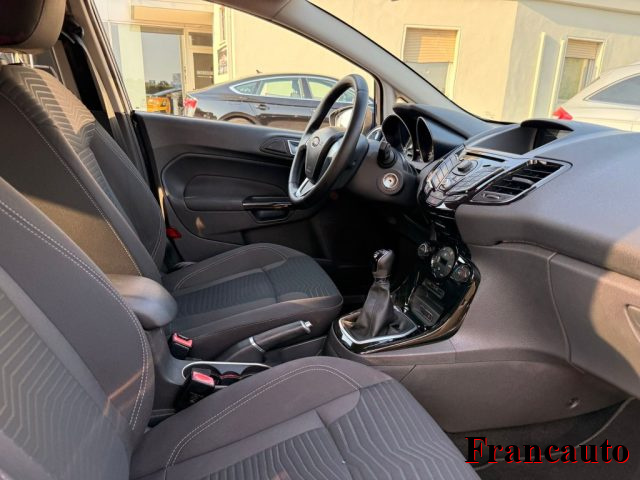 FORD Fiesta usata, con Autoradio