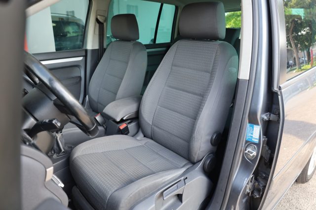 VOLKSWAGEN Touran usata, con Airbag posteriore