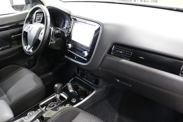 MITSUBISHI Outlander usata, con Servosterzo