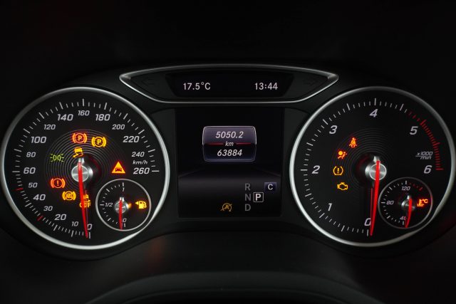 MERCEDES-BENZ CLA usata 6