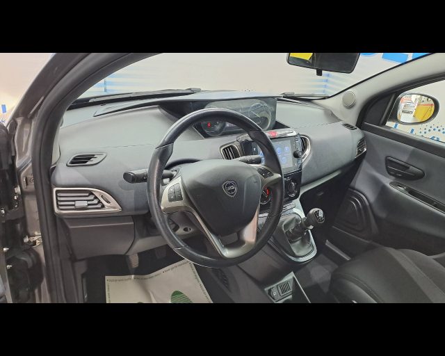 LANCIA Ypsilon usata, con ESP