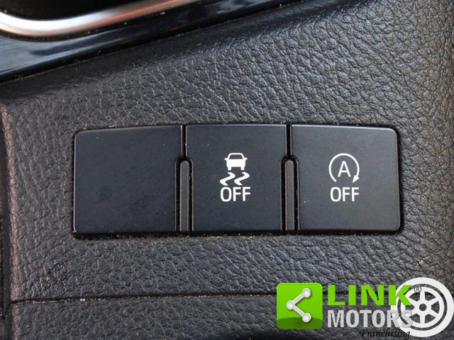 TOYOTA Auris usata, con Sedile posteriore sdoppiato