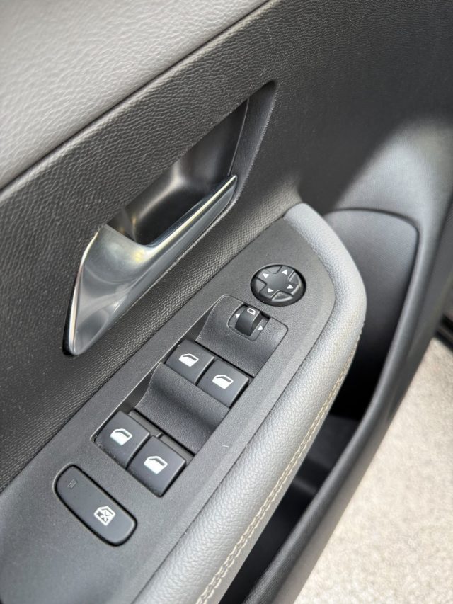 OPEL Mokka usata, con Controllo automatico clima