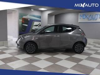 LANCIA Ypsilon usata, con Autoradio