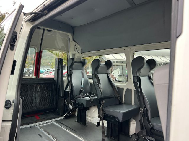 VOLKSWAGEN Caravelle usata, con ESP