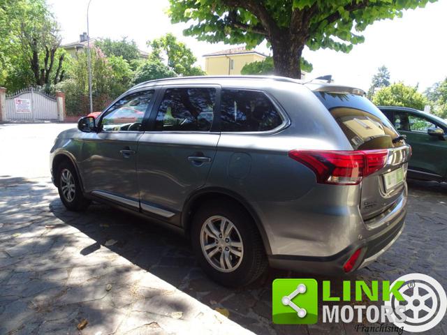 MITSUBISHI Outlander usata, con Fendinebbia