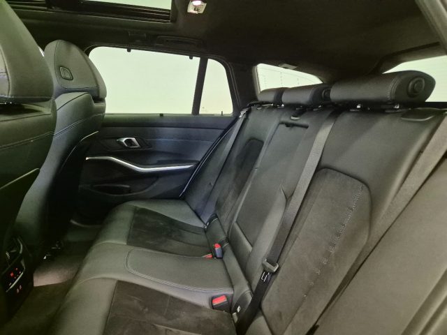 BMW 320 usata, con USB
