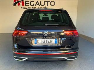 VOLKSWAGEN Tiguan usata, con Autoradio