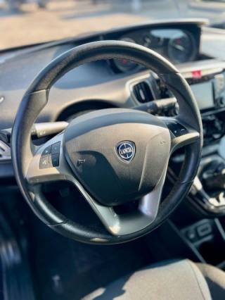 LANCIA Ypsilon usata, con USB