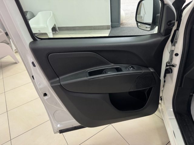 FIAT Doblo usata, con Sensori di parcheggio posteriori