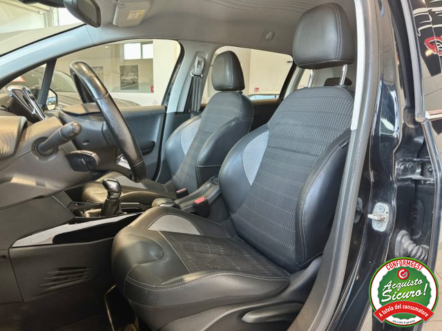 PEUGEOT 2008 usata, con Climatizzatore