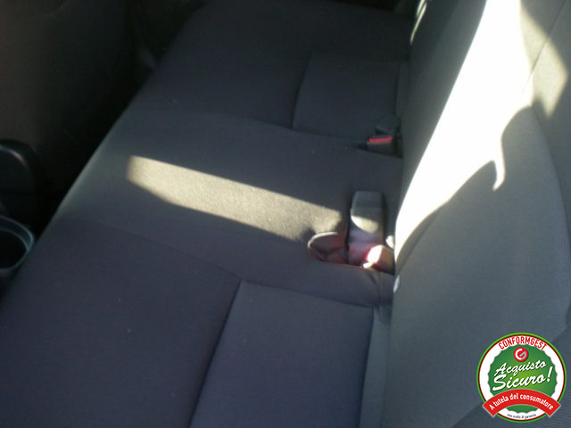 TOYOTA Yaris usata, con Bluetooth
