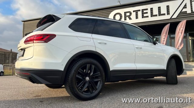 VOLKSWAGEN Touareg usata 37