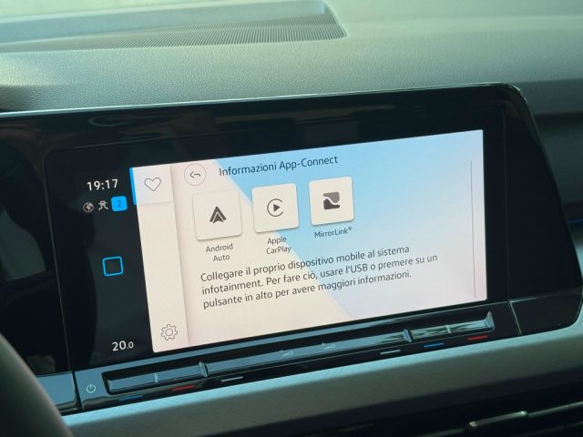 VOLKSWAGEN Golf usata, con Autoradio digitale