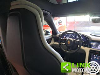 PORSCHE Taycan usata 44