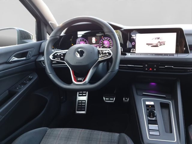 VOLKSWAGEN Golf usata, con Autoradio