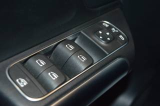 MERCEDES-BENZ GLA 200 usata, con Fari LED