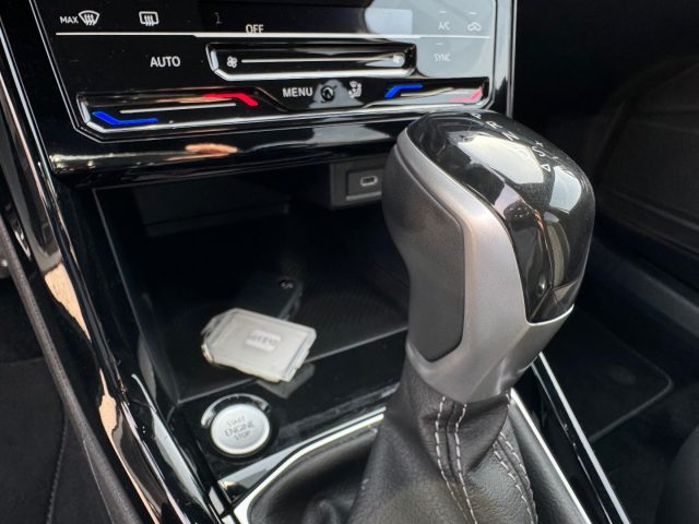 VOLKSWAGEN T-Cross usata, con Controllo automatico clima
