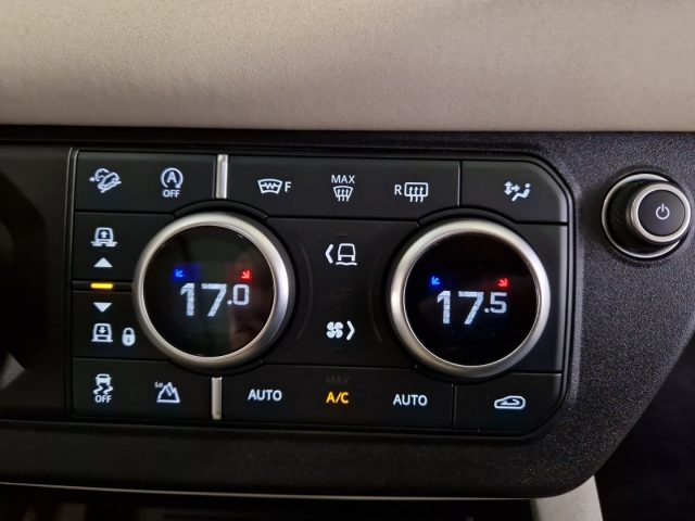LAND ROVER Defender usata, con Lettore CD