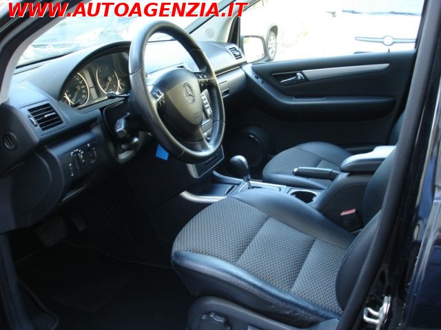 MERCEDES-BENZ A 180 usata 9