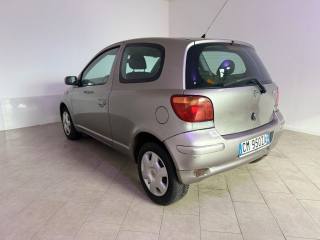 TOYOTA Yaris usata 15
