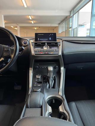 LEXUS NX 300 usata, con Autoradio