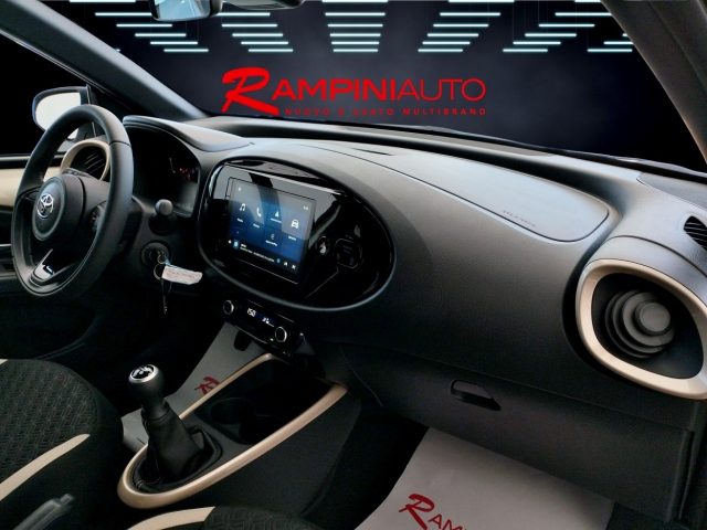 TOYOTA Aygo X usata 19