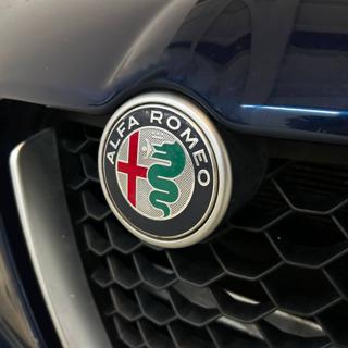 ALFA ROMEO Stelvio usata, con Sensori di parcheggio posteriori
