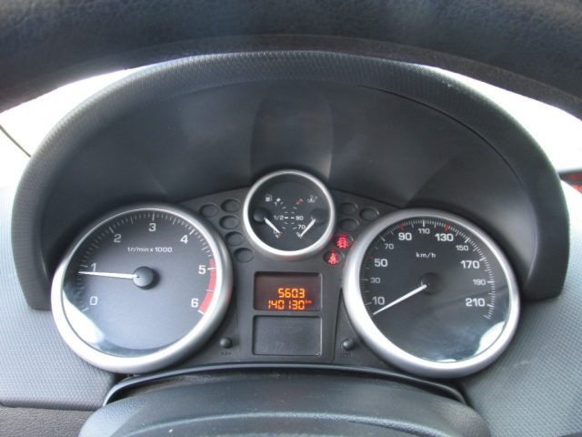 PEUGEOT 207 usata, con Autoradio
