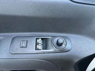 OPEL Combo usata, con Volante multifunzione