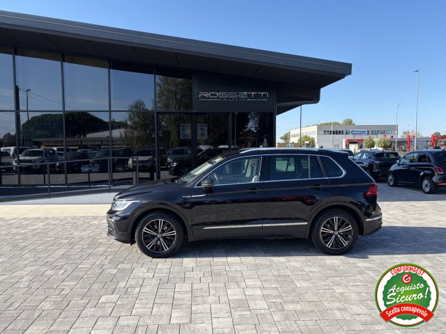 VOLKSWAGEN Tiguan usata, con Airbag laterali