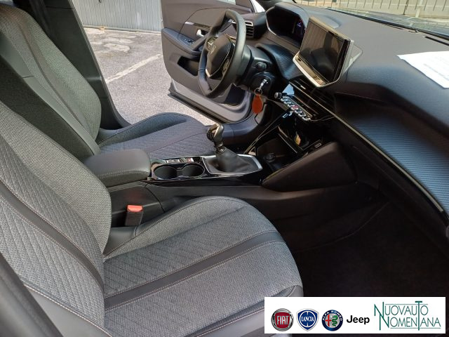PEUGEOT 2008 usata, con Volante multifunzione