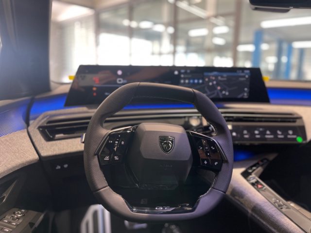 PEUGEOT 3008 usata, con Touch screen