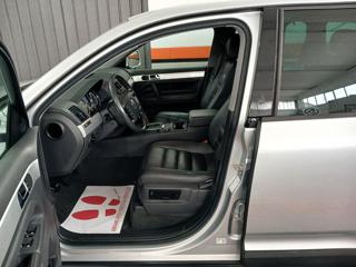 VOLKSWAGEN Touareg usata, con Fendinebbia