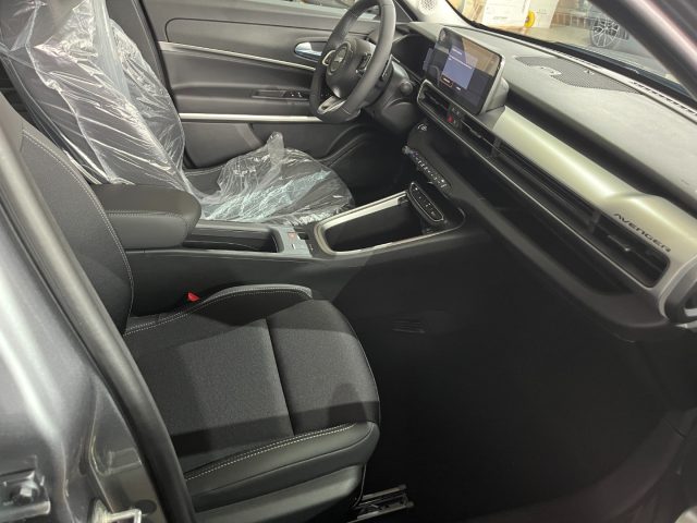 JEEP Avenger usata, con USB