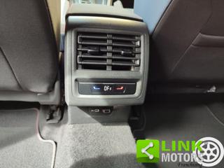 VOLKSWAGEN Golf usata, con USB