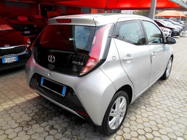 TOYOTA Aygo usata, con Boardcomputer